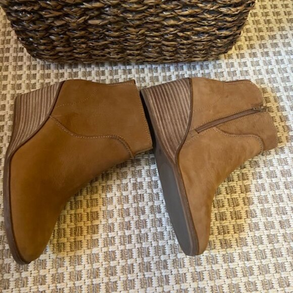Lucky Brand Camel Brown Suede Wedge Zanta Bootie Boot Womens Sz 9.5 - Picture 5 of 9